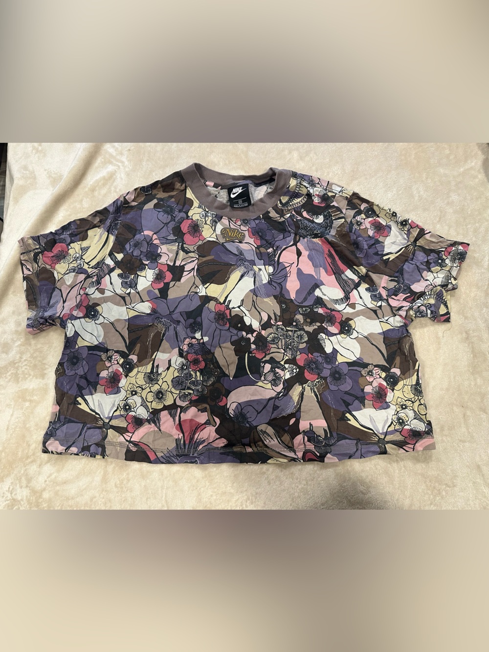 Nike plus , crop top Floral Graphic Tee in Purple, Pink, Cream